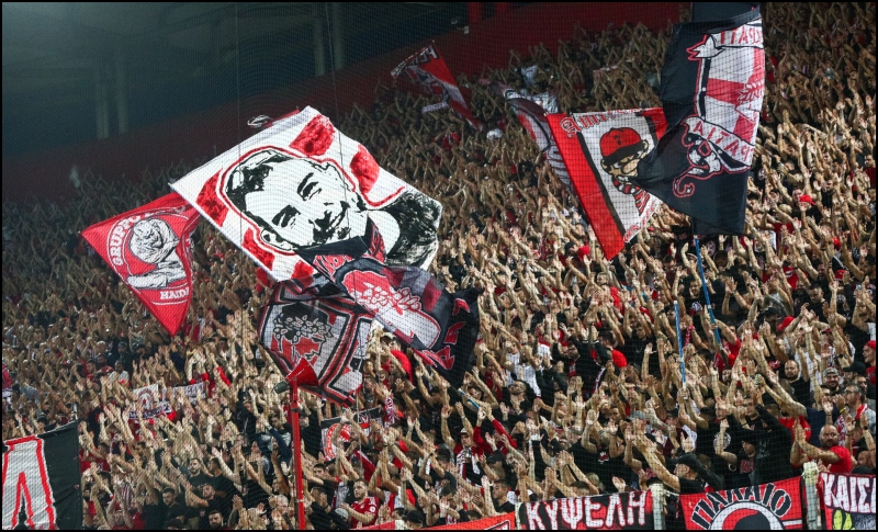 Λιποθύμησε οπαδός του Ολυμπιακού στη Θύρα 7 κατά τη διάρκεια του ντέρμπι