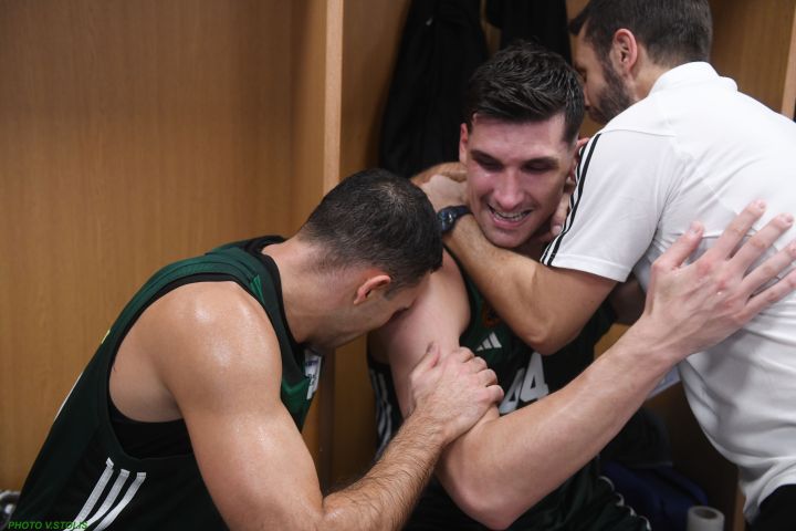 Παναθηναϊκός: Ξέσπασε σε κλάματα ο Μήτογλου στα αποδυτήρια