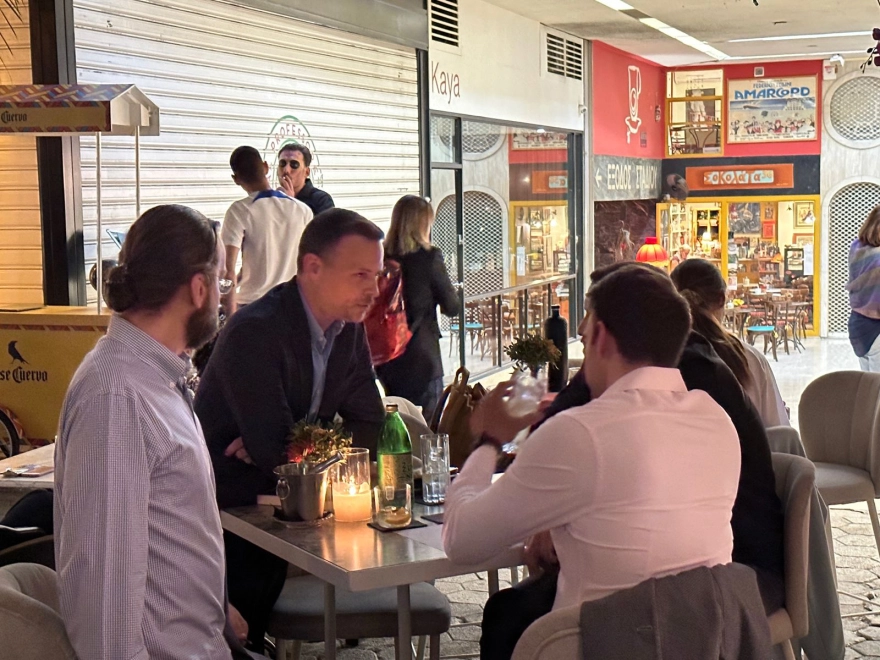 Δείπνο Κασσελάκη με Νίκο Παππά - Δείτε φωτογραφίες