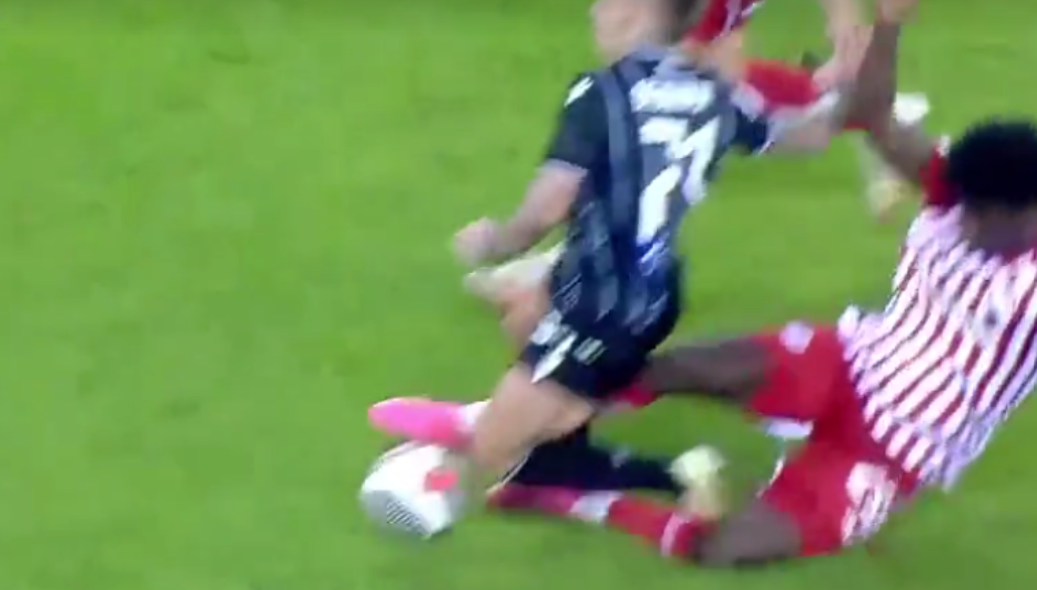 Ανόητο πέναλτι ο Πορόζο, σκόραρε από τη βούλα ο Τόμας! (vid)