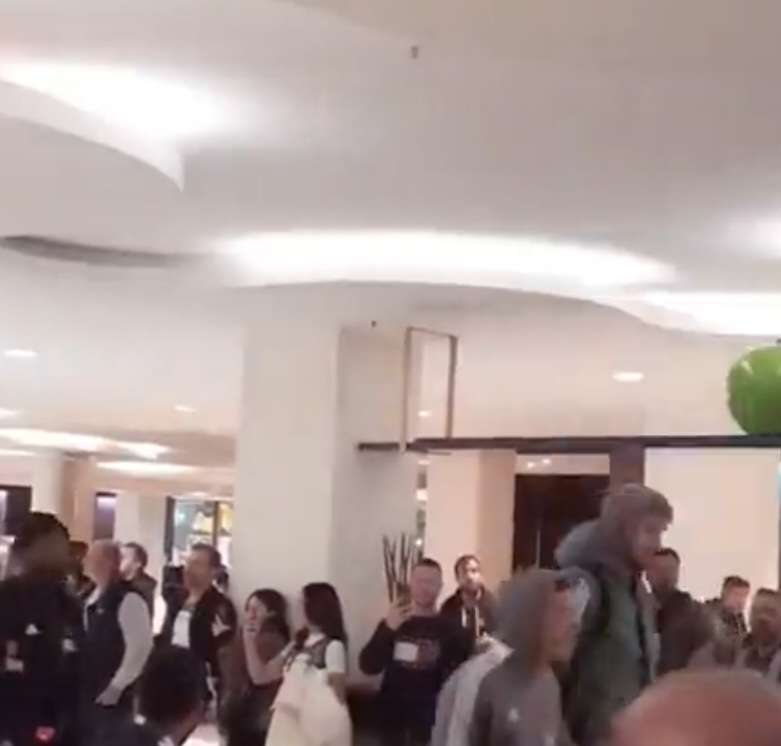Ο κόσμος του Παναθηναϊκού υποδέχθηκε την ομάδα πριν τον αγώνα με την Άλμπα! (vid)
