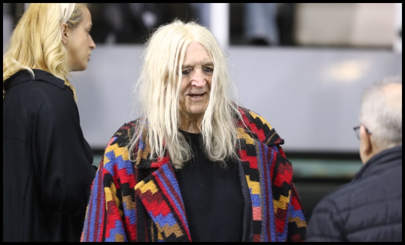 Του έλειψε η Πανάθα - Στη Λεωφόρο και ο Νίκος Καρβέλας!