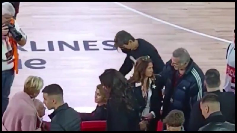 Με μάσκα στο γήπεδο ο Γιαννακόπουλος - Αποθεώθηκε από 300 οπαδούς του Παναθηναϊκού (vid)