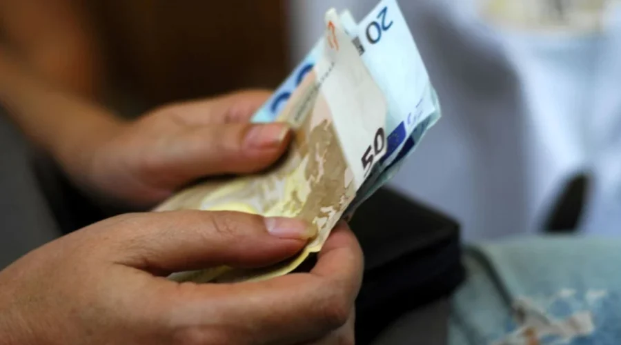ΕΦΚΑ ΔΥΠΑ ΟΑΕΔ: «Βρέχει» λεφτά από 2/1: Ποιοι θα δουν χρήματα στα ΑΤΜ