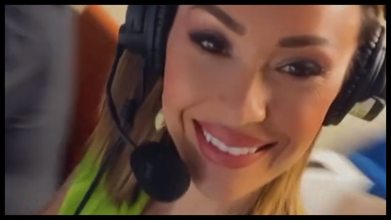 Εξαντλημένη από τη δουλειά η Δώρα Παντέλη: «Έκανα 8.000 βήματα μέσα στο ΟΑΚΑ» (pic)