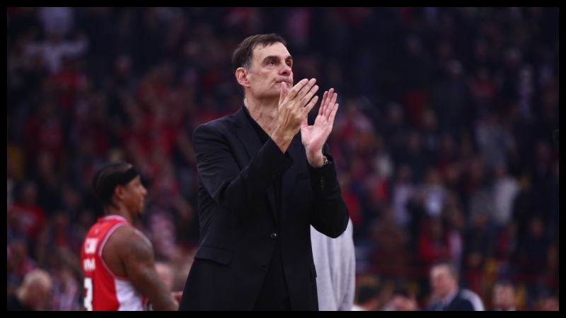 Σπόντα από Μπαρτζώκα: «Έχω απέχθεια στη λέξη ''ηγέτης''!»