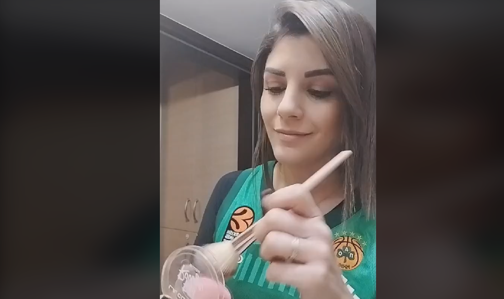 «Μάνα και κόρη» - Το βίντεο που κοινοποίησε ο Γιαννακόπουλος από το ΟΑΚΑ (vid)