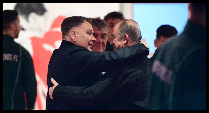 Η αγκαλιά του Φατίχ Τερίμ με τον Αλέξη Κούγια (pic)