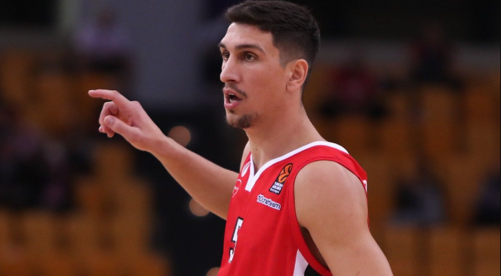 Λαρεντζάκης σε Μπαρτζώκα: «Πες ένα μπράβο, όλο με βρίζεις»!