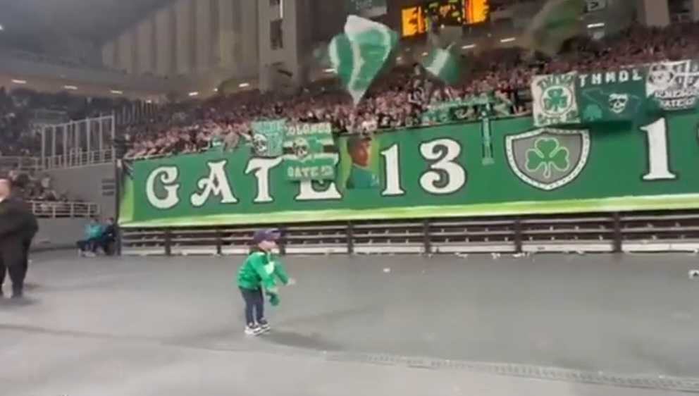 Έκλεψε τη παράσταση: Ο 3 ετών φίλος του Παναθηναϊκού που... ξεσήκωσε το ΟΑΚΑ και τη Θύρα 13! (vid)