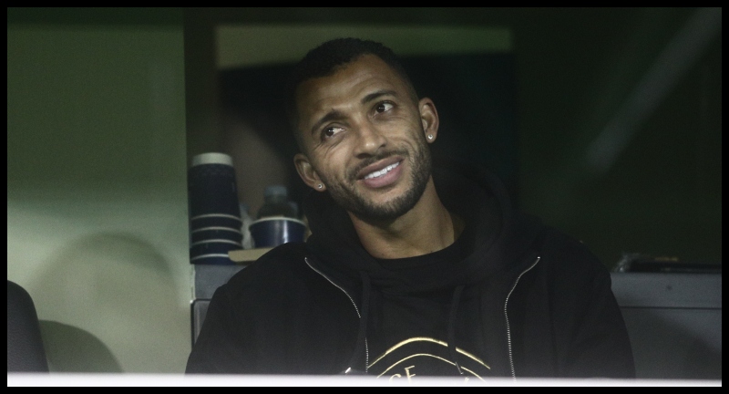 Παναθηναϊκός: Πάτησε το γρασίδι της Λεωφόρου ο Ούγκο, βλέπει το ματς από τα επίσημα!