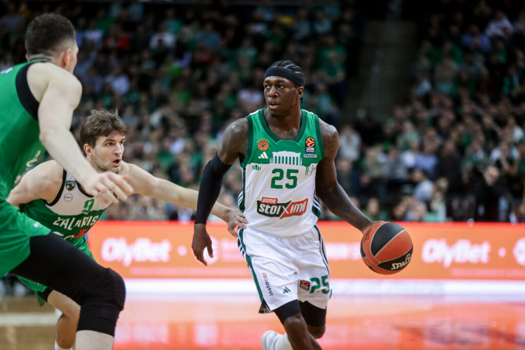 Δεν έβγαλε... λέξη ο Κέντρικ Ναν σε ερώτηση δημοσιογράφου (vid)