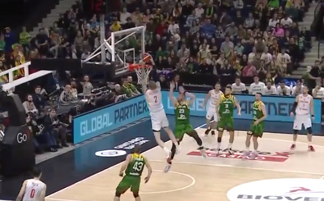 Απίστευτο κάρφωμα από τον Μπαλτσερόφσκι κόντρα στη Λιθουανία (vid)