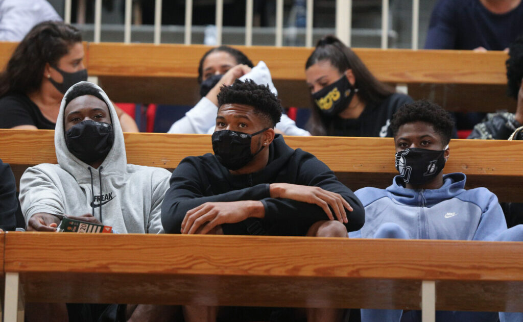 Αντετοκούνμπο: «Eύχομαι στον Κώστα να γυρίσει δυνατός και να βοηθήσει τον Παναθηναϊκό» (vid)