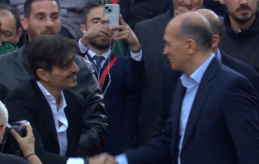 Χειραψία Γιαννακόπουλου-Αγγελόπουλου πριν το τζάμπολ - Η είσοδος του DPG! (pic-vid)