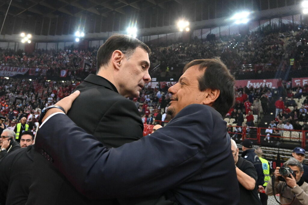 Αγκαλιά Μπαρτζώκα και Αταμάν πριν από το τζάμπολ! (pic)