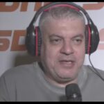 Αδιανόητο: Αστυνομικός έριξε στο πάτωμα τον Αταμάν μπροστά στην οικογένειά του! (vid)