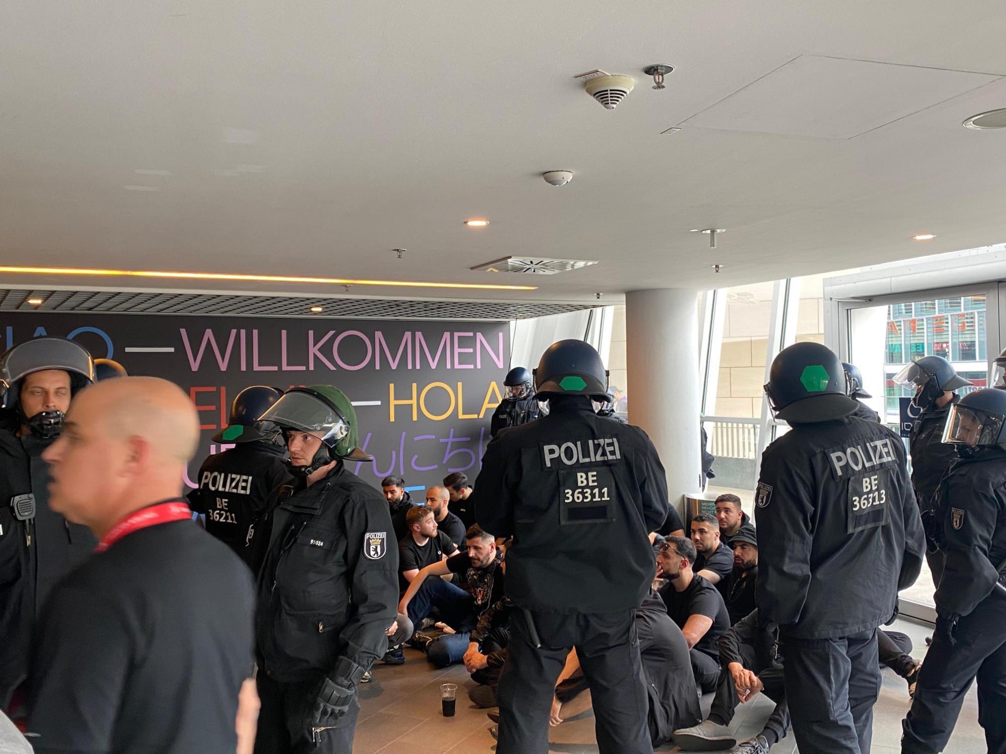 Παναθηναϊκός-Φενέρμπαχτσε: Στο γήπεδο χωρίς εισιτήριο Τούρκοι, τους πετάει έξω η αστυνομία!