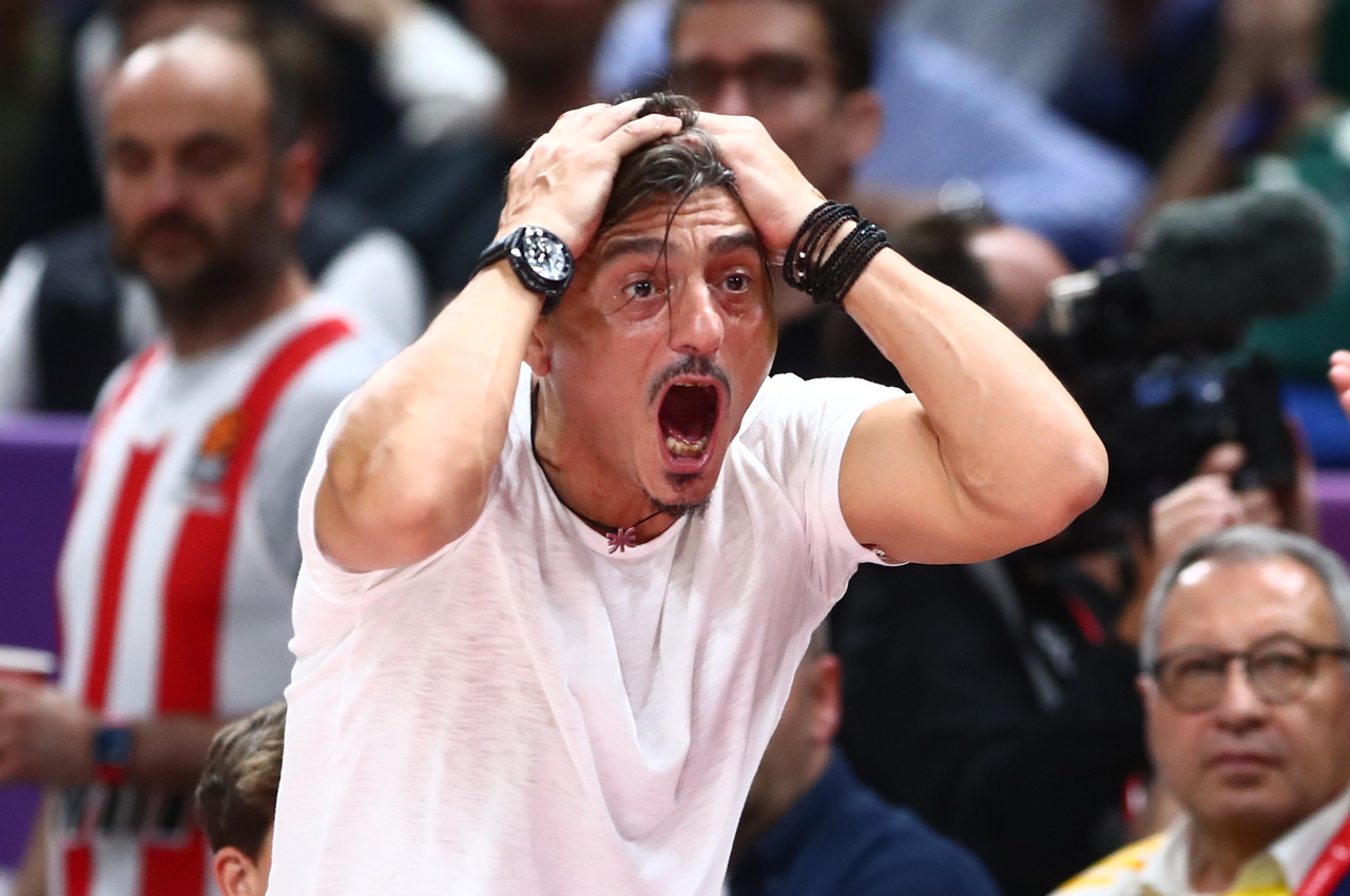 Παναθηναϊκός-Φενέρμπαχτσε: Εξαλλος ο Γιαννακόπουλος με τους διαιτητές (pics)