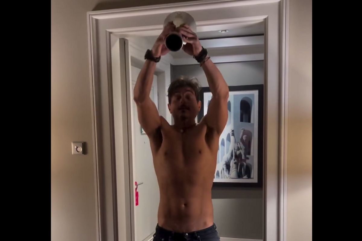 Ημίγυμνος Γιαννακόπουλος έκανε άρσεις με το Κύπελλο: «Δεν έχω κάνει προπόνηση τρεις μέρες»