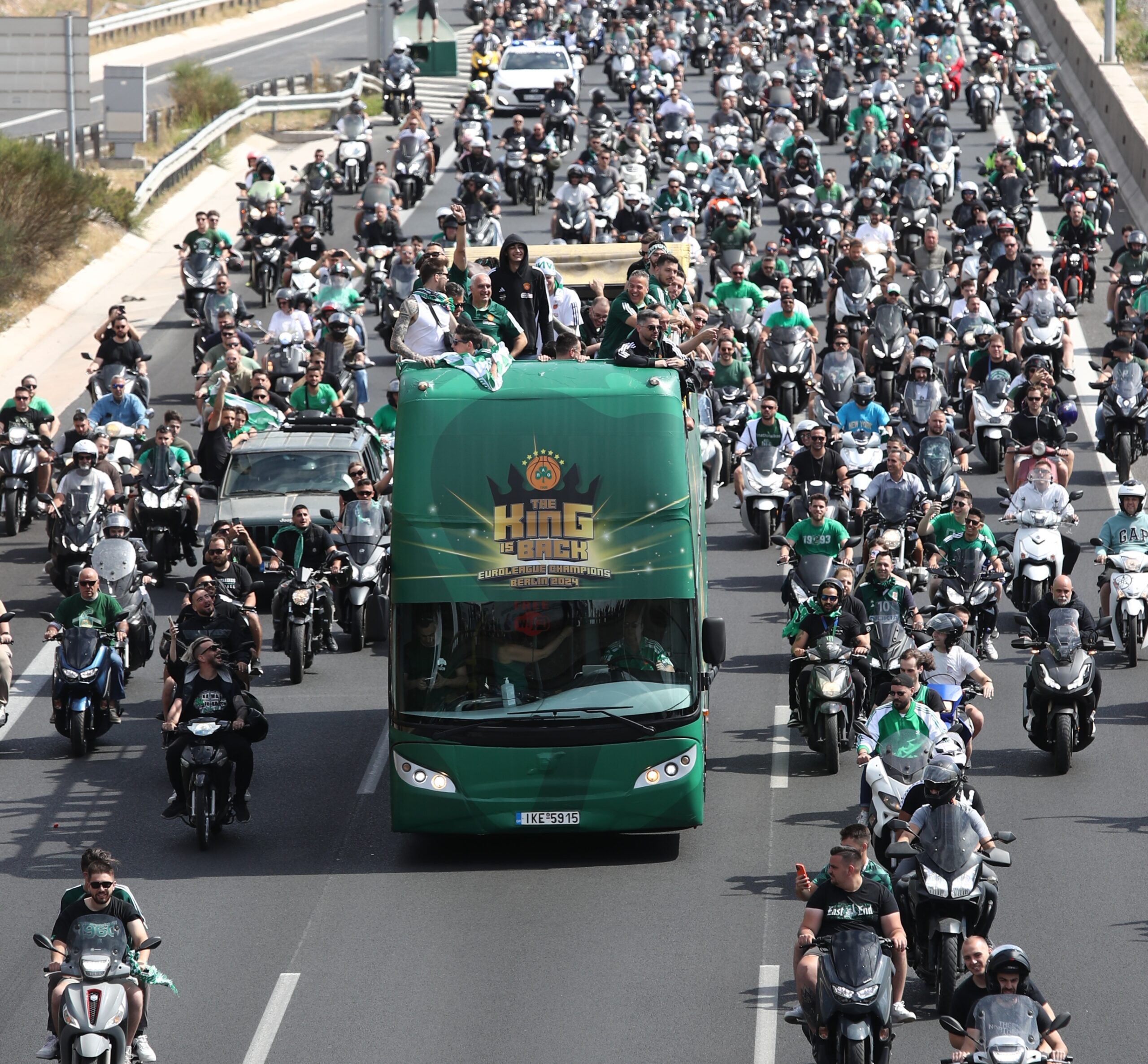 ΤΟ ΑΠΟΛΥΤΟ ΜΕΓΑΛΕΙΟ ΤΟΥ ΠΑΝΑΘΗΝΑΙΚΟΥ: Μια ημέρα απόλυτης «παράνοιας» σε αεροδρόμιο και ΟΑΚΑ (pics-vids)