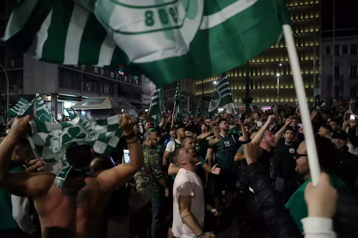 Παναθηναϊκός: «Πράσινη» λαοθάλασσα από Γερμανία μέχρι Ξάνθη, Κέρκυρα και Κύπρο για την 7η κούπα (vids)