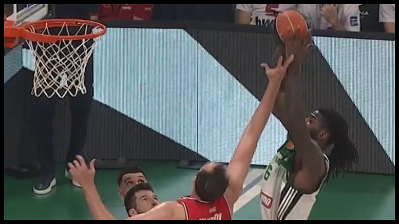 ΘΑΥΜΑ: Δύο φάουλ ο Μιλουτίνοφ, χειροκροτήματα στο ΟΑΚΑ!