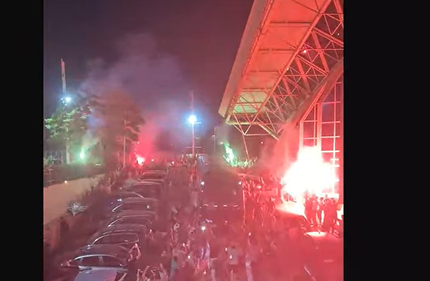 «Φωτιά» στο ΟΑΚΑ, η υποδοχή των θριαμβευτών με ΕΠΙΚΟ Σαρπ Αταμάν (pics-vids)