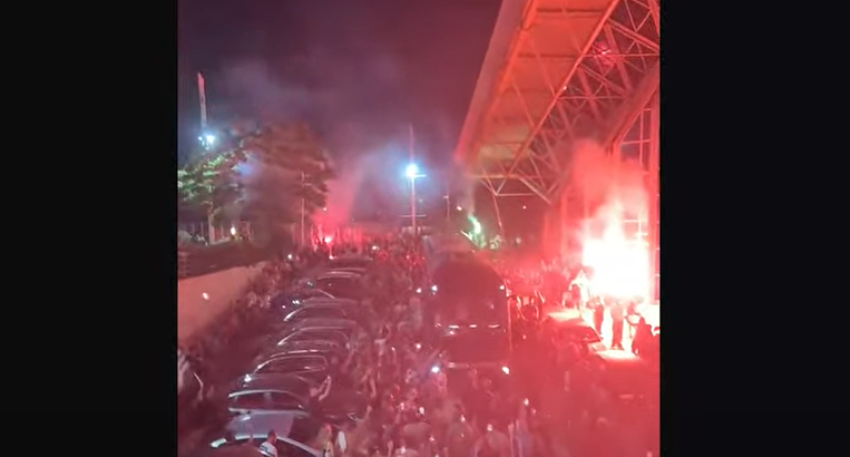 «Φωτιά» στο ΟΑΚΑ, η υποδοχή των θριαμβευτών με ΕΠΙΚΟ Σαρπ Αταμάν (pics-vids)