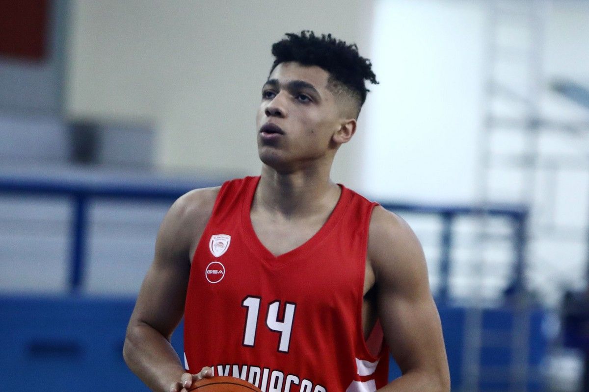 Αποχαιρέτησε τον Ολυμπιακό ο Αμπόσι: «Ήμουν μέλος της καλύτερης ομάδας της Ευρώπης»