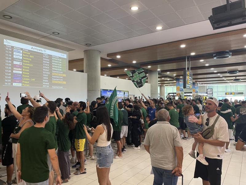 Παναθηναϊκός: Ο αριθμός των οπαδών που βρέθηκε στο αεροδρόμιο της Κύπρου