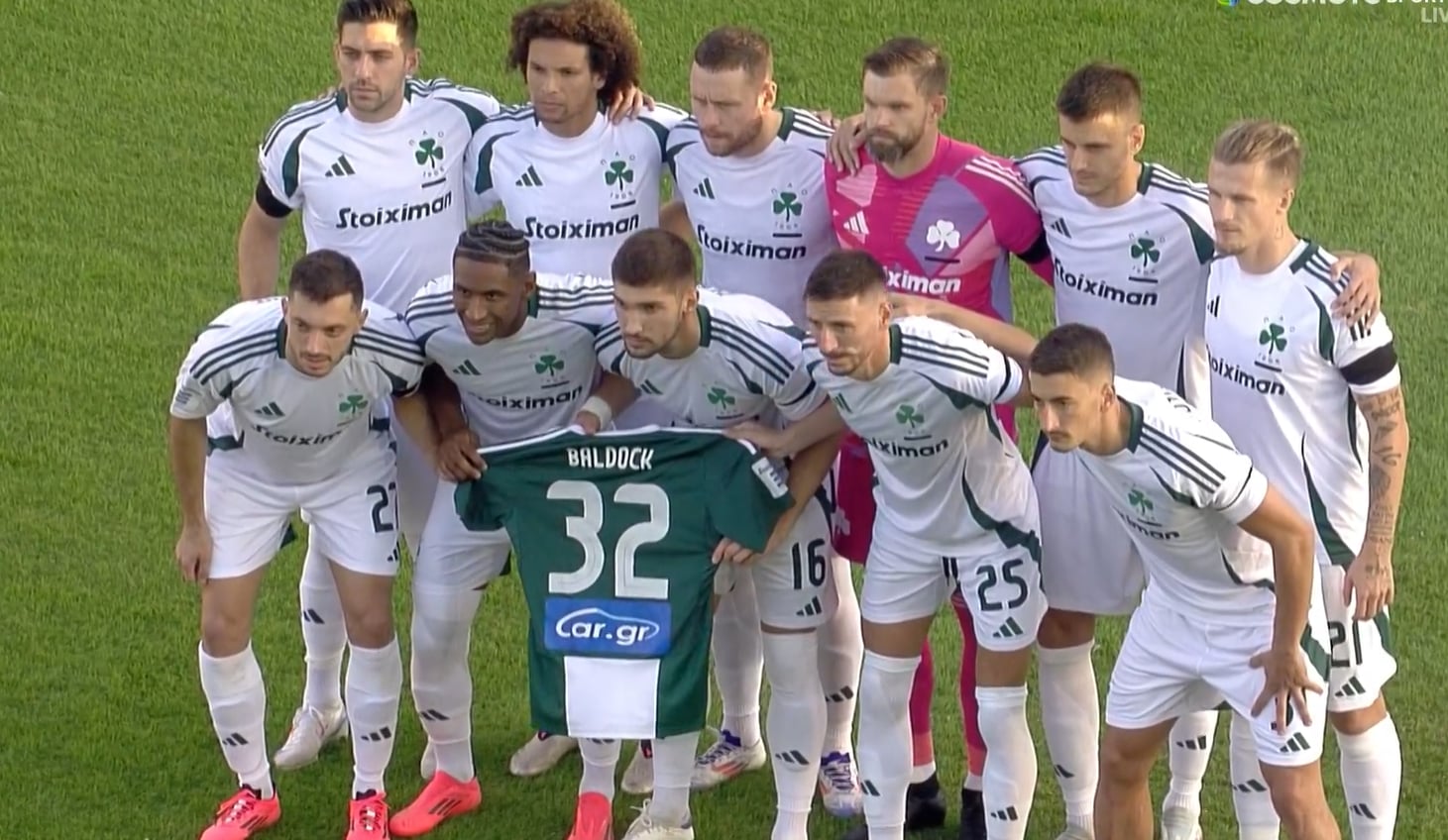 Με τη φανέλα του Μπάλντοκ η φωτογράφιση των παικτών του Παναθηναϊκού στο «Γεντί Κουλέ»