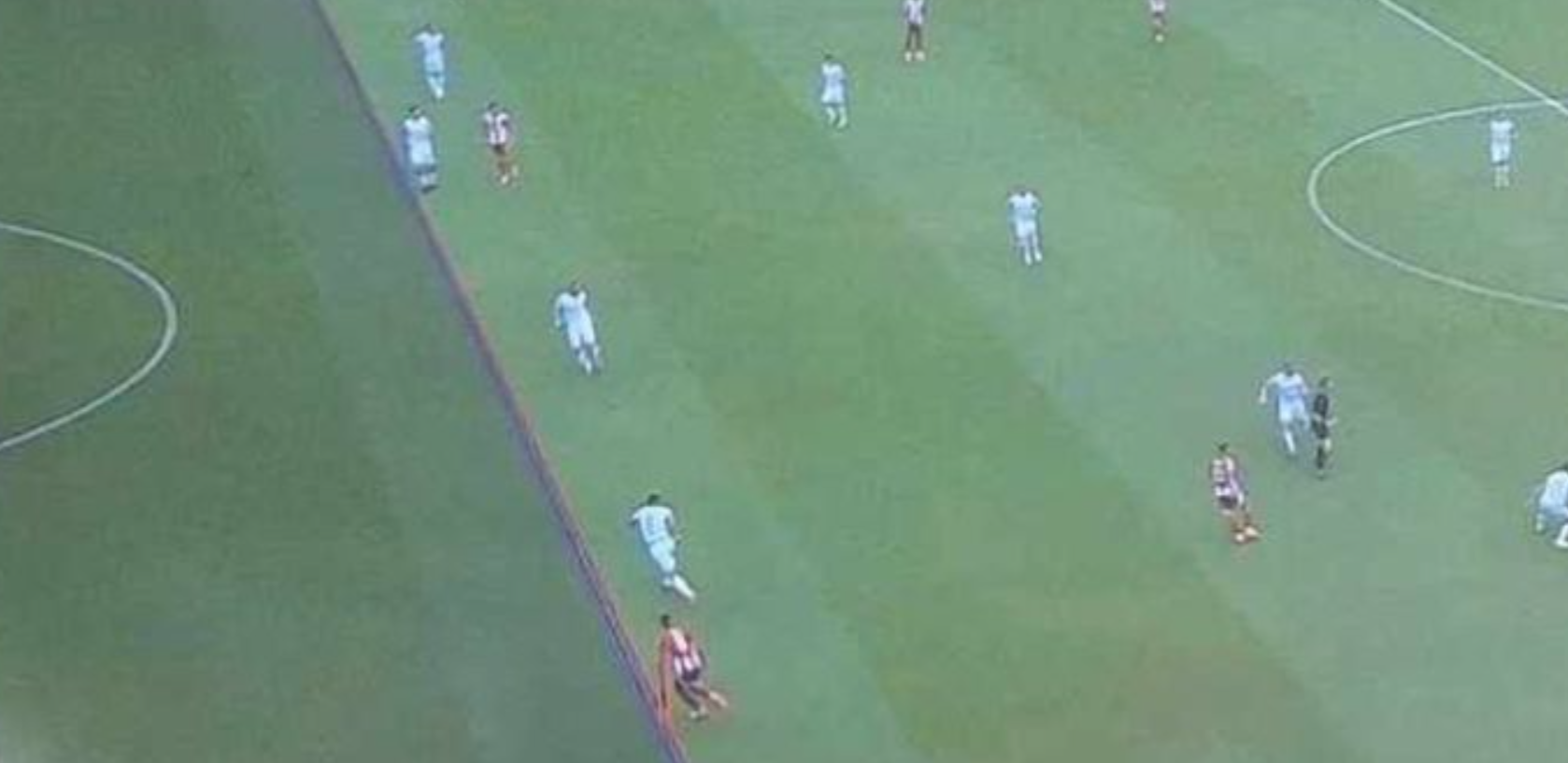 Οριακό γκολ για Ολυμπιακό: Οι γραμμές στη φάση του 1-0 από τον Τσικίνιο (pic)