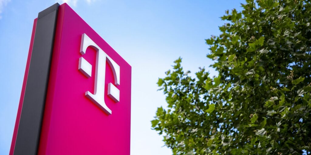 Deutsche Telekom: Ποιος είναι ο κολοσσός που συμφώνησε ο Παναθηναϊκός για το ΟΑΚΑ