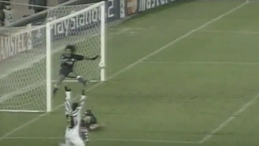 Σαν σήμερα η 7άρα της Γιουβέντους: Ο Ολυμπιακός ντρόπιασε το ελληνικό ποδόσφαιρο! (vid)