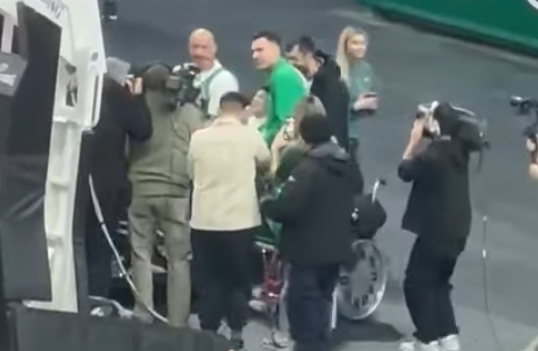 Παναθηναϊκός: Ο Σλούκας έδωσε τη φανέλα του στον Γιάννη Παπαστεφανάκη (vid)