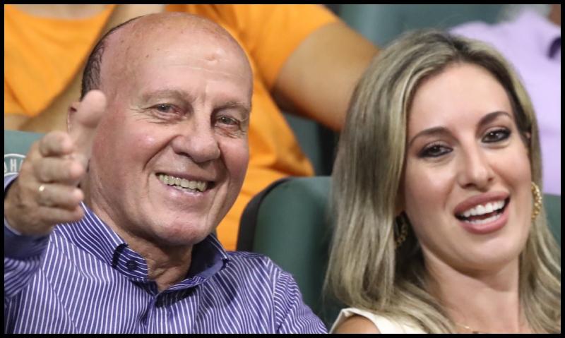 Μίμης Δομάζος: Τι αποκάλυψε ο γιατρός που του έδωσε τις πρώτες βοήθειες (vid)