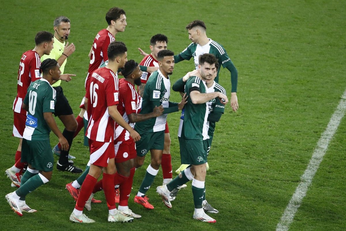 Ρέτσος και Ροντινέι ζήτησαν τον λόγο από τον Ιωαννίδη που πανηγύρισε το 1-1 μπροστά στους οργανωμένους