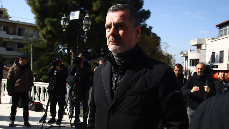 Θρήνος στην κηδεία του Τάκη Οικονομόπουλου - To «Πουλί» «πέταξε» στα γήπεδα των ουρανών (pics)
