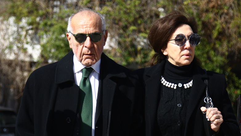 Θρήνος στην κηδεία του Τάκη Οικονομόπουλου - To «Πουλί» «πέταξε» στα γήπεδα των ουρανών (pics)