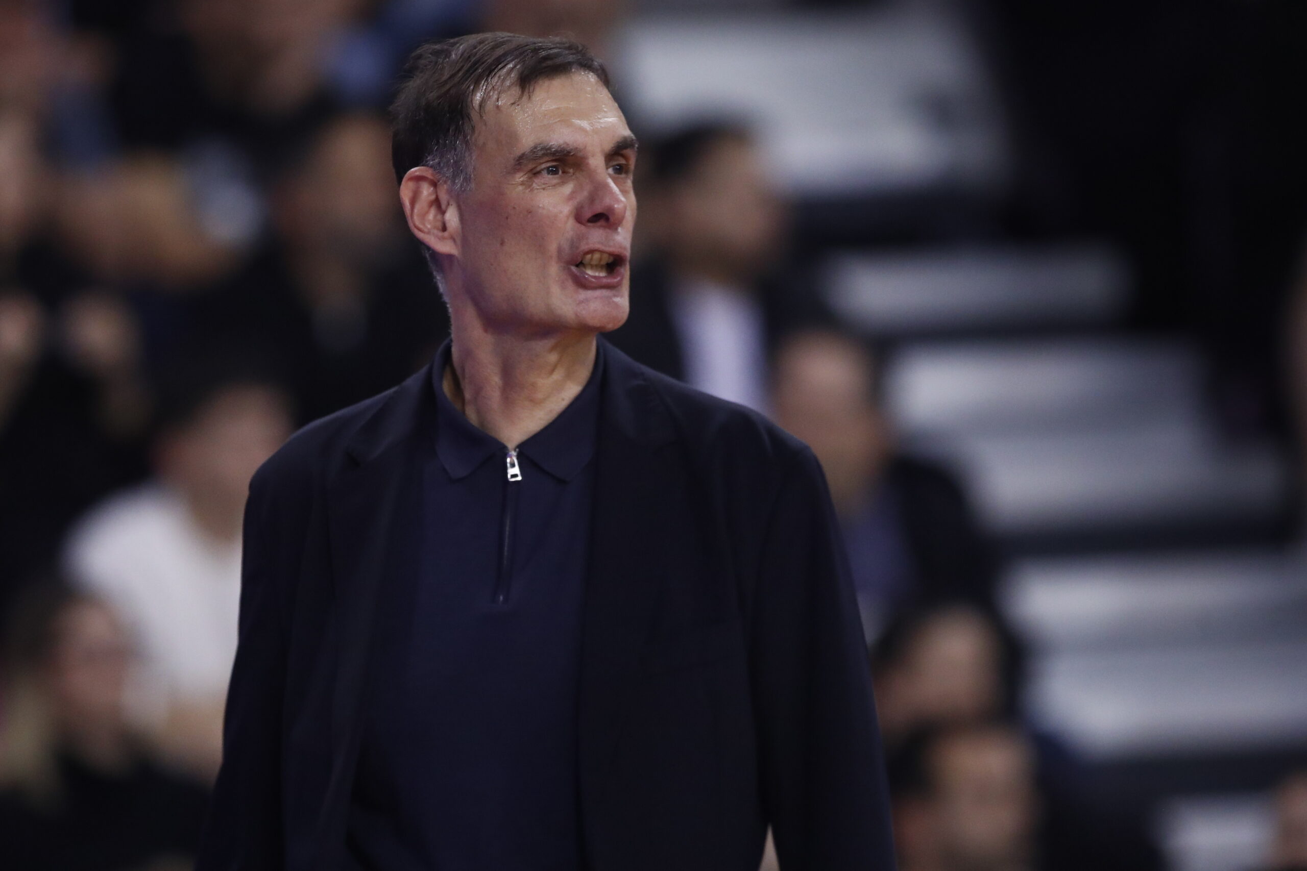 Παράπονα Μπαρτζώκα και Βεζένκοφ - Διαιτητής: «Μην με ακουμπάτε»