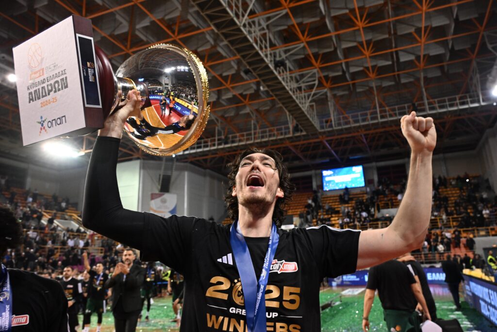 Όσμαν: Απάντησε σε ερώτηση για ανανέωση του συμβολαίου του