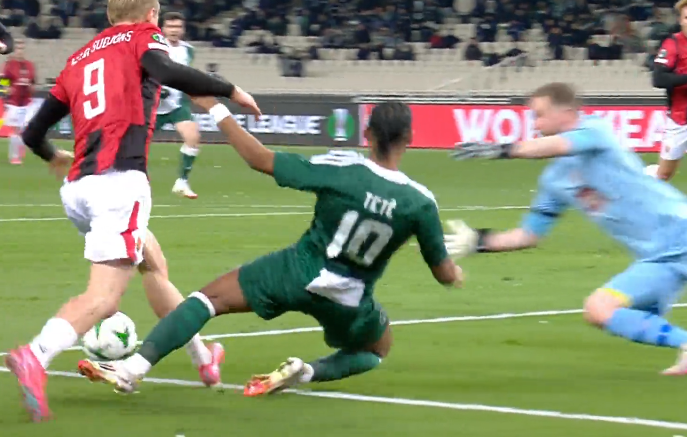 Παναθηναϊκός - Βίκινγκουρ: Διαμαρτυρίες για πέναλτι - Η πτώση του Τετέ (vid)