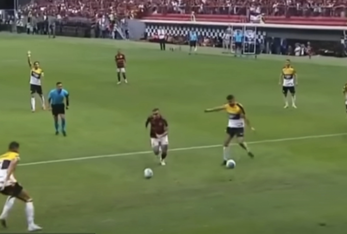 Όταν η Φλαμένγκο κέρδισε πέναλτι με την ίδια ενέργεια του Μαντσίνι (vid)