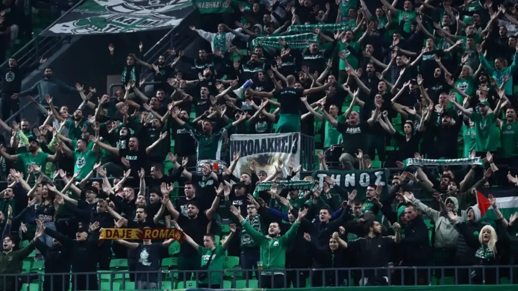 Έξαλλοι πανηγυρισμοί στο μπασκετικό ΟΑΚΑ με το 3-2 του Τετέ