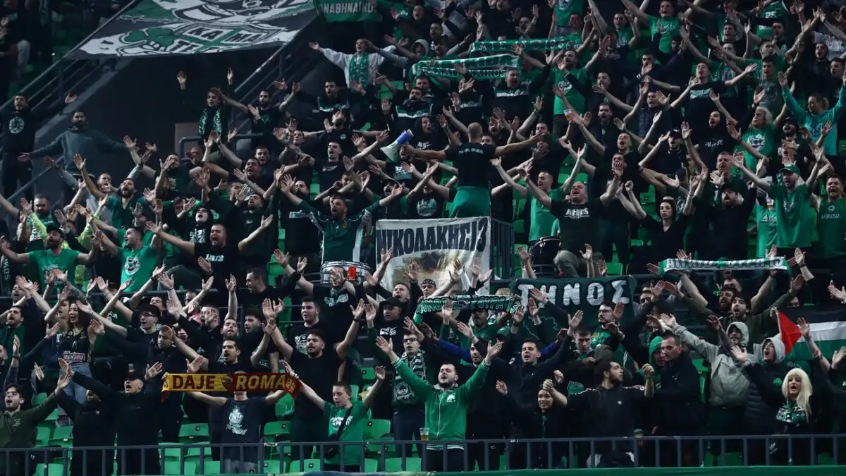 Έξαλλοι πανηγυρισμοί στο μπασκετικό ΟΑΚΑ με το 3-2 του Τετέ