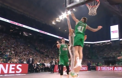 Παναθηναϊκός - Ρεάλ: Απίθανη τάπα από τον Χουάντσο στον Μούσα (vid)