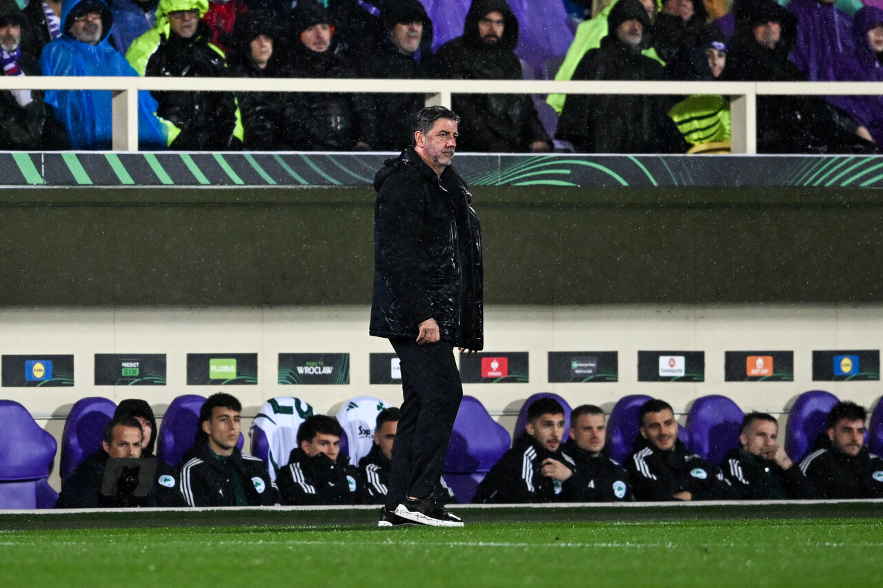 «Καρφί» Βιτόρια για τη διαιτησία - Οι δηλώσεις στη συν. Τύπου