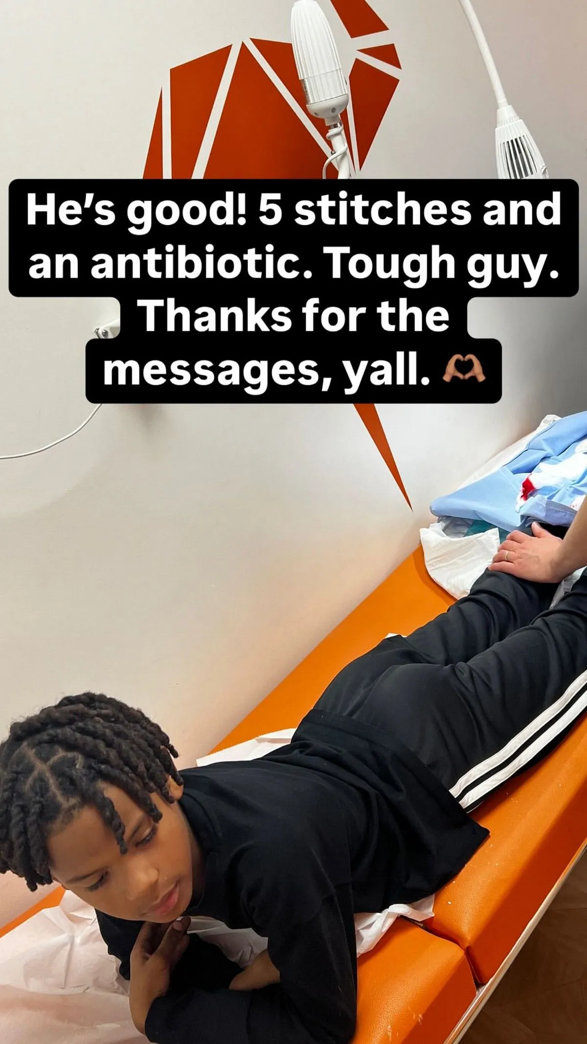 Γκραντ: Περιπέτεια για τον γιο του, πήγε στο νοσοκομείο (pics)