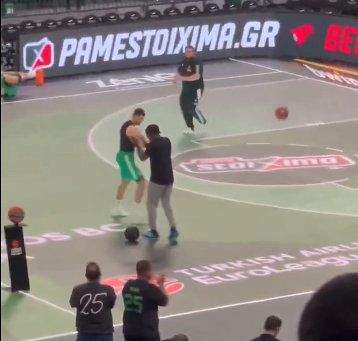 Η υποδοχή του Ναν στο ΟΑΚΑ και η αντίδρασή του μετά την ανανέωση! (vid)